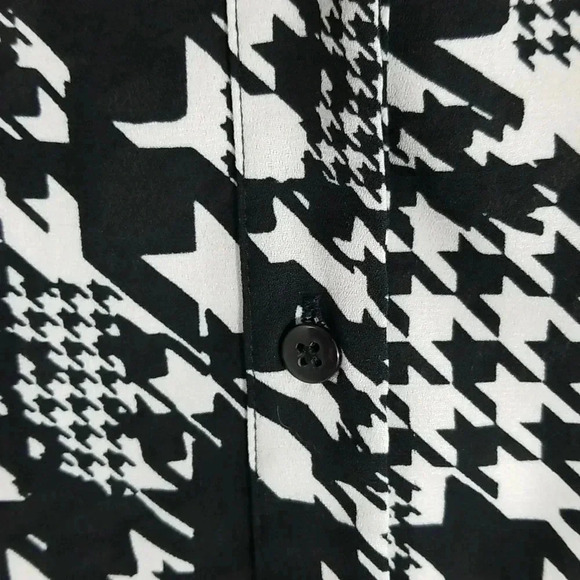 {Chico’s} Black & White Houndstooth Print Blouse 3/4 Sleeve High Low Hem - Picture 9 of 13